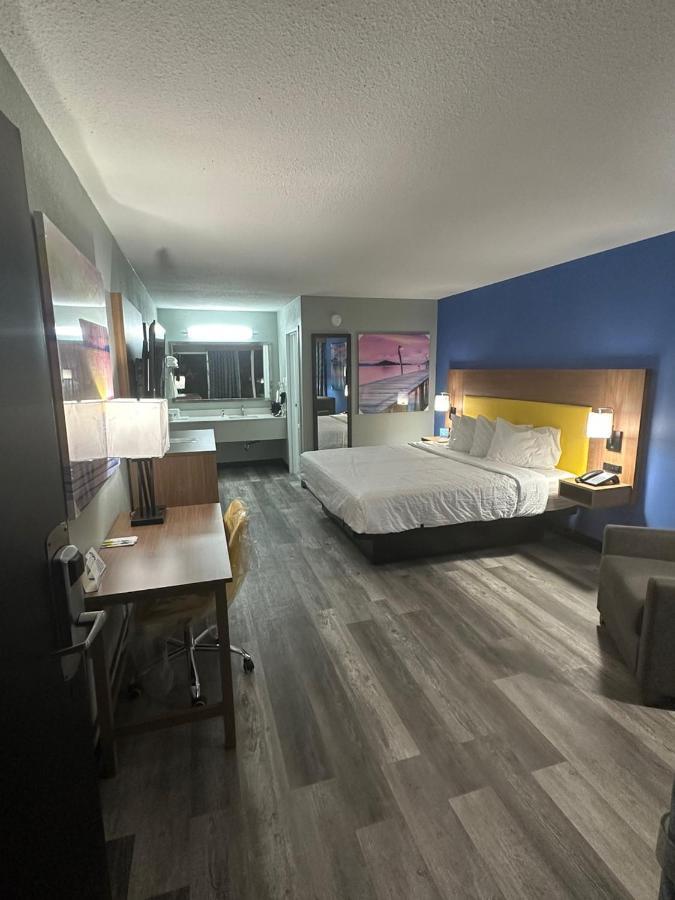 Days Inn & Suites By Wyndham Jennings Zewnętrze zdjęcie